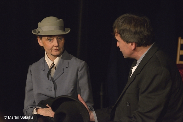 w_MS66661.JPG - Členové Divadla Židle se představili 4. 3. 2014 v DDM Přemyšlenská v Praze-Kobylisích s nastudováním šesti povídek, které uvedli pod názvem 5 režisérů v kapsách Karla Čapka. Foto: Martin Salajka